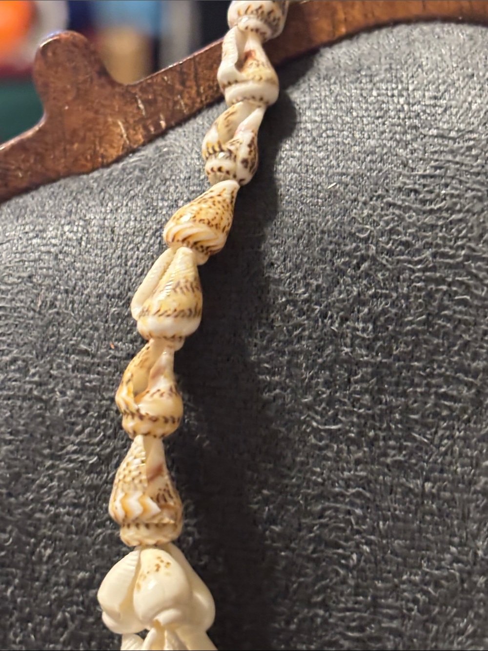 Natural Hawaiian Lei Style Conch Cowrie Cone Shell Pendant Necklace Cream Tan - Picture 8 of 16